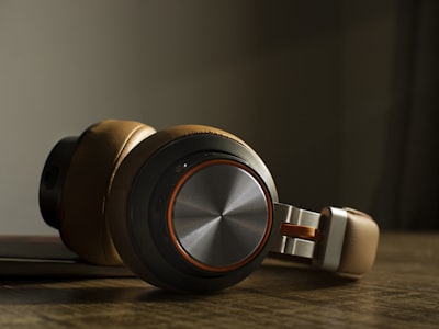 Robot aspirador iRobot Roomba j7+ — -67%